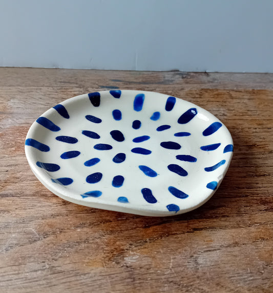Ceramic spoon rests blue marks